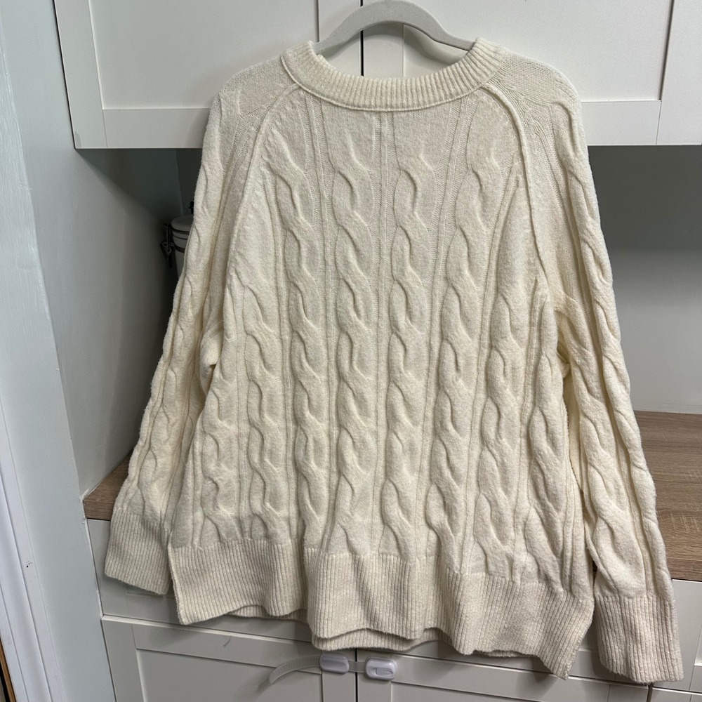 NWT Aerie unREAL Cable Crewneck Sweater Ivory Chunky Knit Oversized Women's M